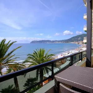 Aparthotel Sole Mare Alaxi, Alassio